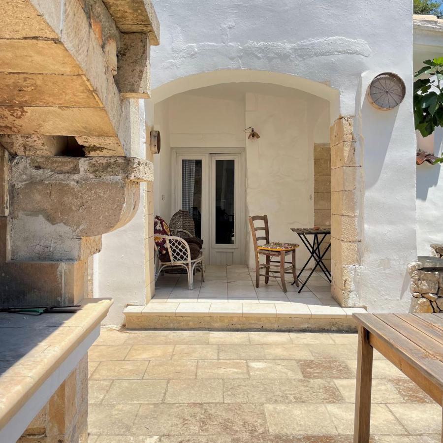 Casa Vacanze Capurre "Trulli E Pajare A Due Passi Dal Pizzo" กัลลีโปลี ภายนอก รูปภาพ