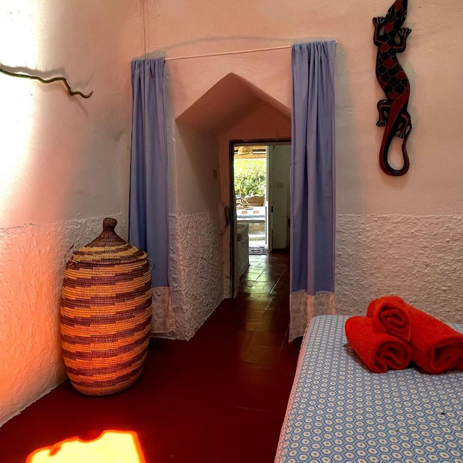 Casa Vacanze Capurre "Trulli E Pajare A Due Passi Dal Pizzo" กัลลีโปลี ภายนอก รูปภาพ