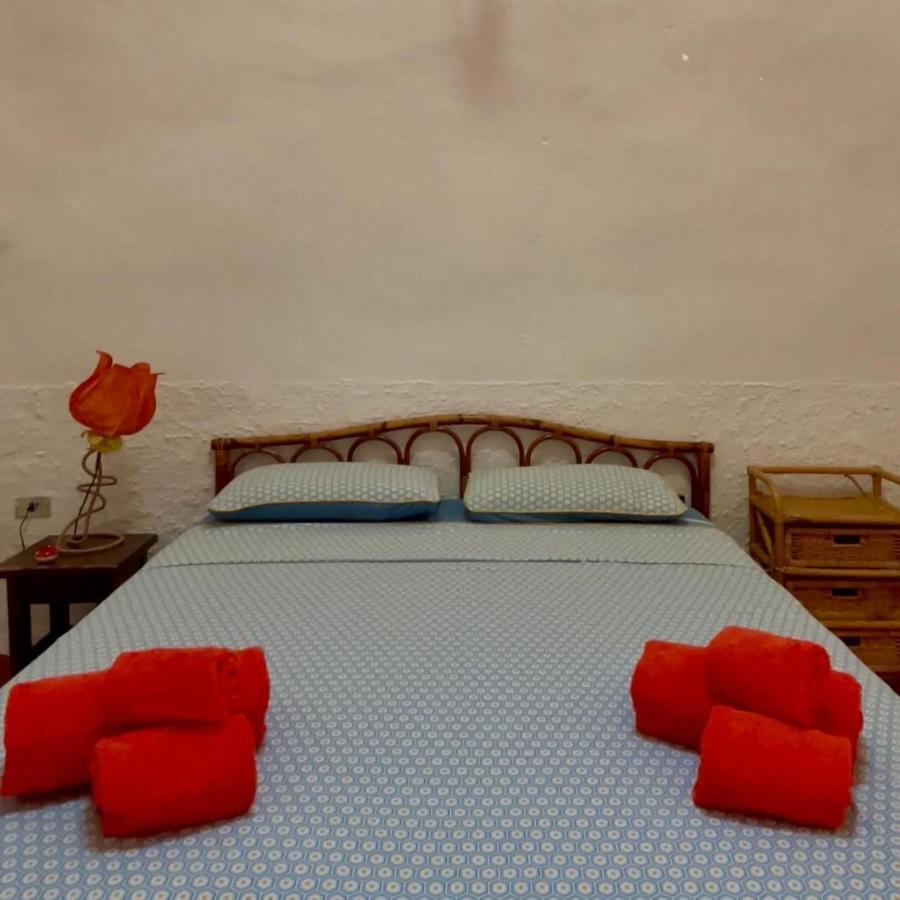 Casa Vacanze Capurre "Trulli E Pajare A Due Passi Dal Pizzo" กัลลีโปลี ภายนอก รูปภาพ