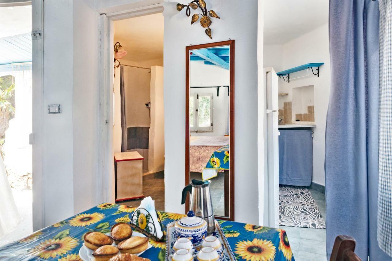 Casa Vacanze Capurre "Trulli E Pajare A Due Passi Dal Pizzo" กัลลีโปลี ภายนอก รูปภาพ